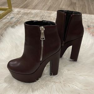 Speed limit 98 BURGUNDY platform shoes Size 5.5
